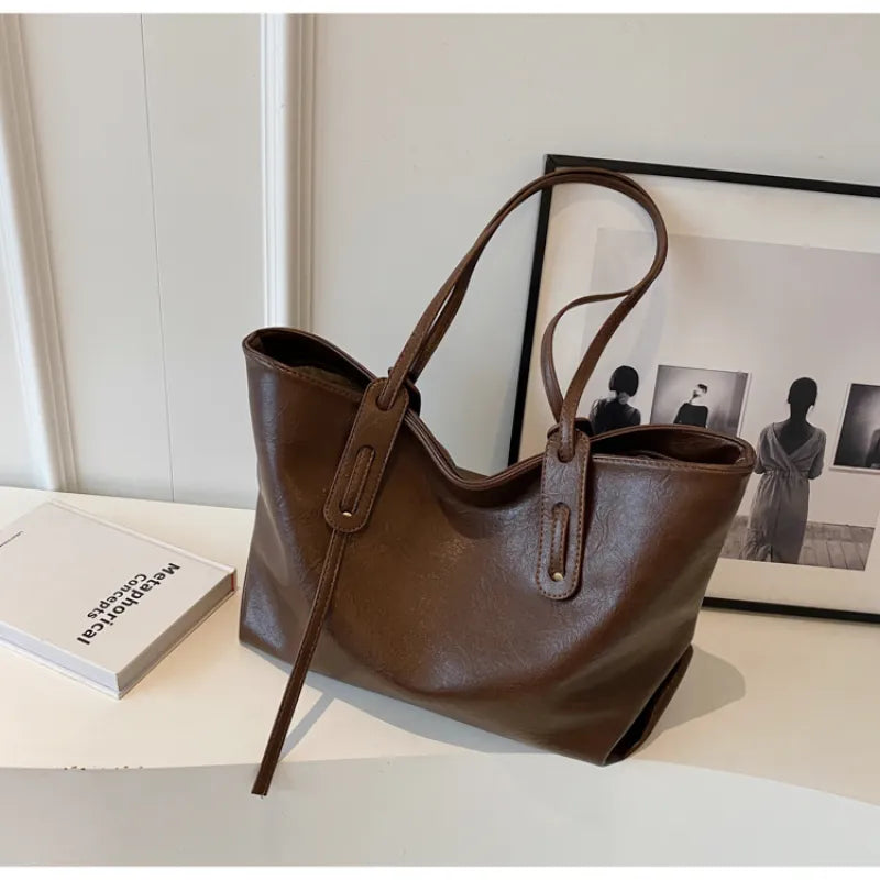 Rymlig vardagsväska